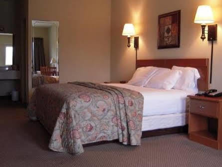 City Heart Inn & Suites Piedmont Экстерьер фото